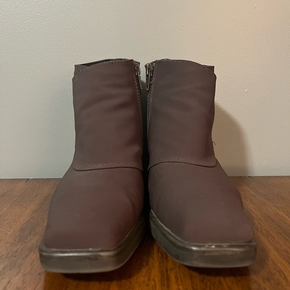 Sesto Meucci Brown Square Toe Waterproof
Snow Heeled Ankle Boots. Size 6.5 - Picture 3 of 13